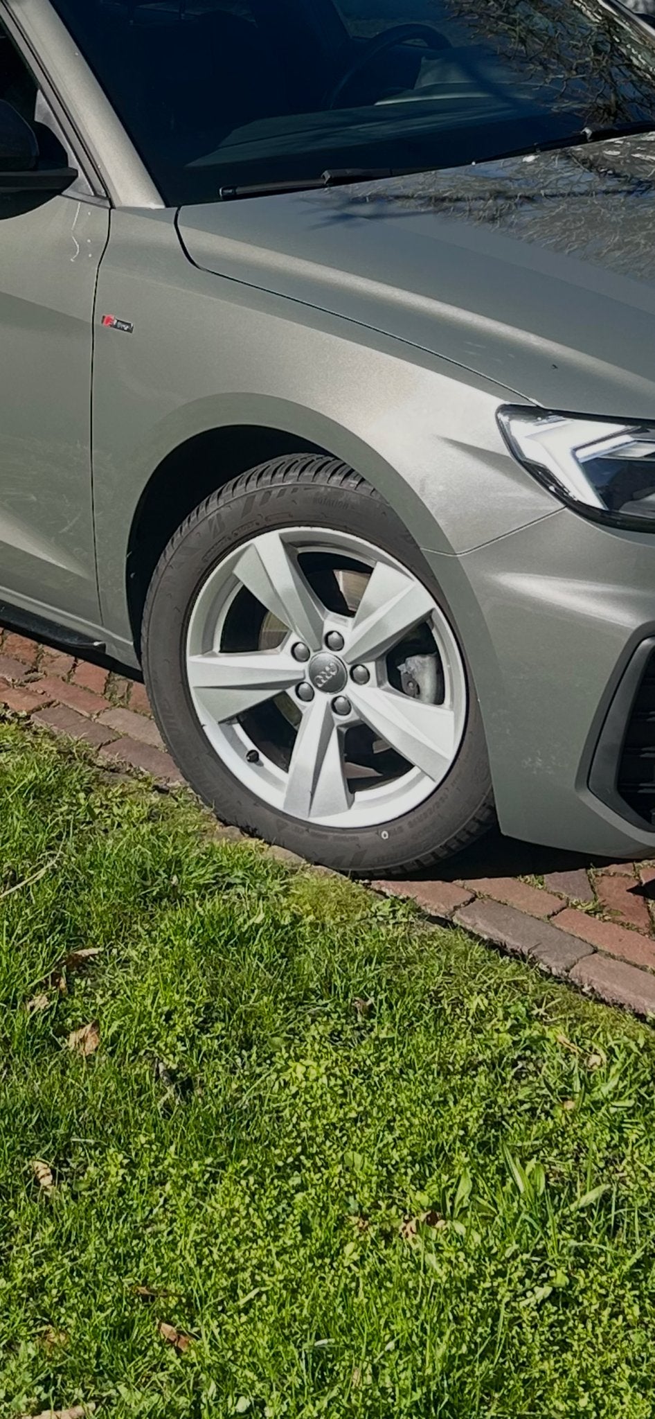 Audi A1 16 inch velgen met Bridgestone All Season banden, Auto-onderdelen, Ophalen, Gebruikt, 16 inch, Banden en Velgen