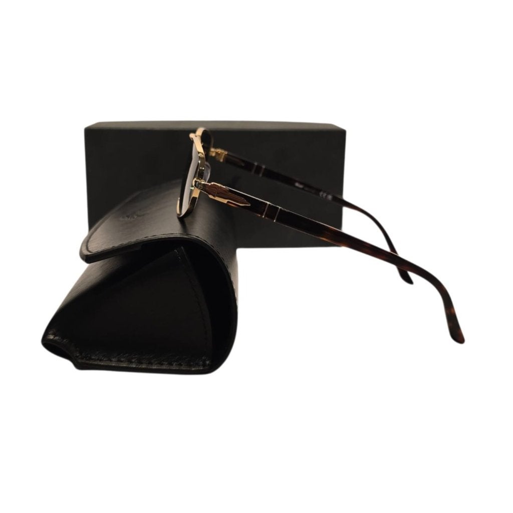 Persol PO1028S with Gold Frame and Violet Lenses, Flex Ltd., Gebruikt, https://flex.com/contact-us, Nobelstraat 10, 5807 GA Oostrum LB, Limburg, Nederland