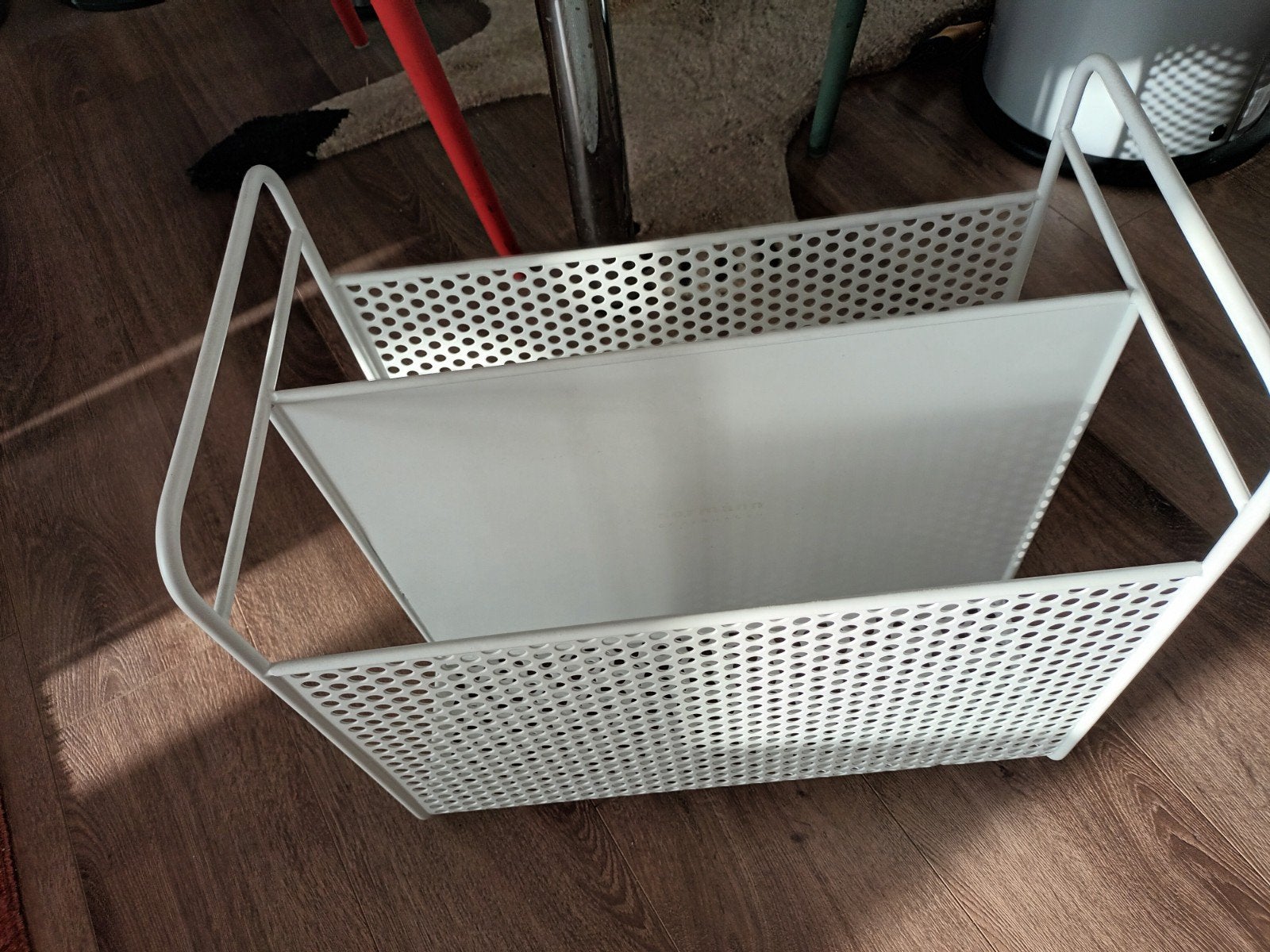 Lektuuurbak wit, metaal: B: 40, D:24, H: 37cm, Meerdere vakken, Metaal, Modern, Lectuurbak