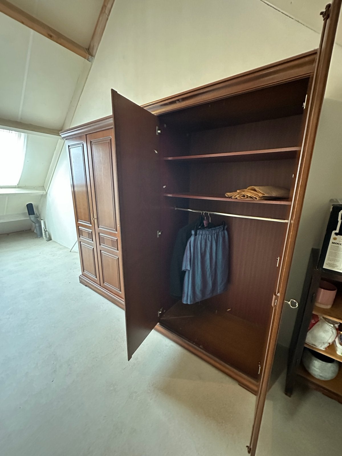 Grote kersenhouten kledingkast met 5 deuren en hangruimte, 200 cm of meer, Zo goed als nieuw, 200 cm of meer, Kersenhout