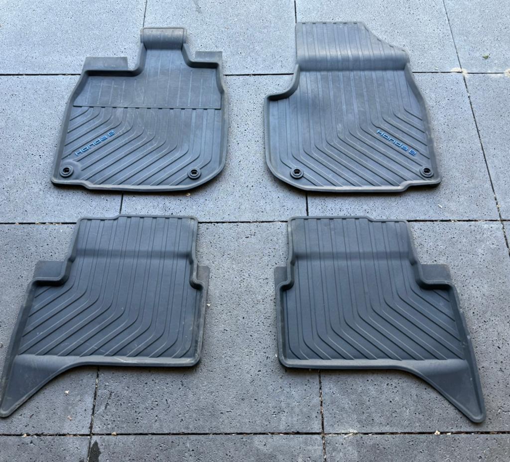 Originele Honda rubber mattenset voor de Honda E, Motoren, Onderdelen | Honda, Ophalen of Verzenden