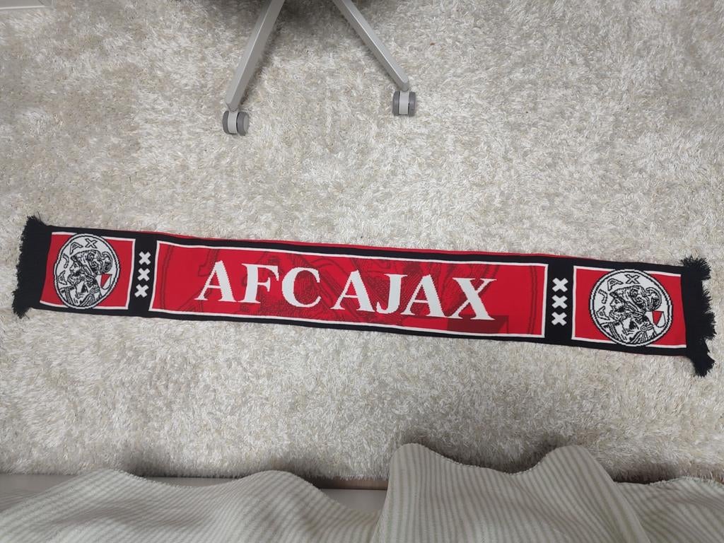 Nieuwste Ajax Amsterdam supporters sjaal., Kleding | Heren, Mutsen, Sjaals en Handschoenen, Nieuw, Ophalen of Verzenden, Sjaal