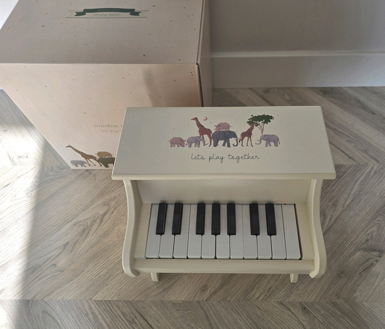 Mooie Konges slojd houten piano wooden miniature piano kind, Ophalen, Zo goed als nieuw, Overige typen