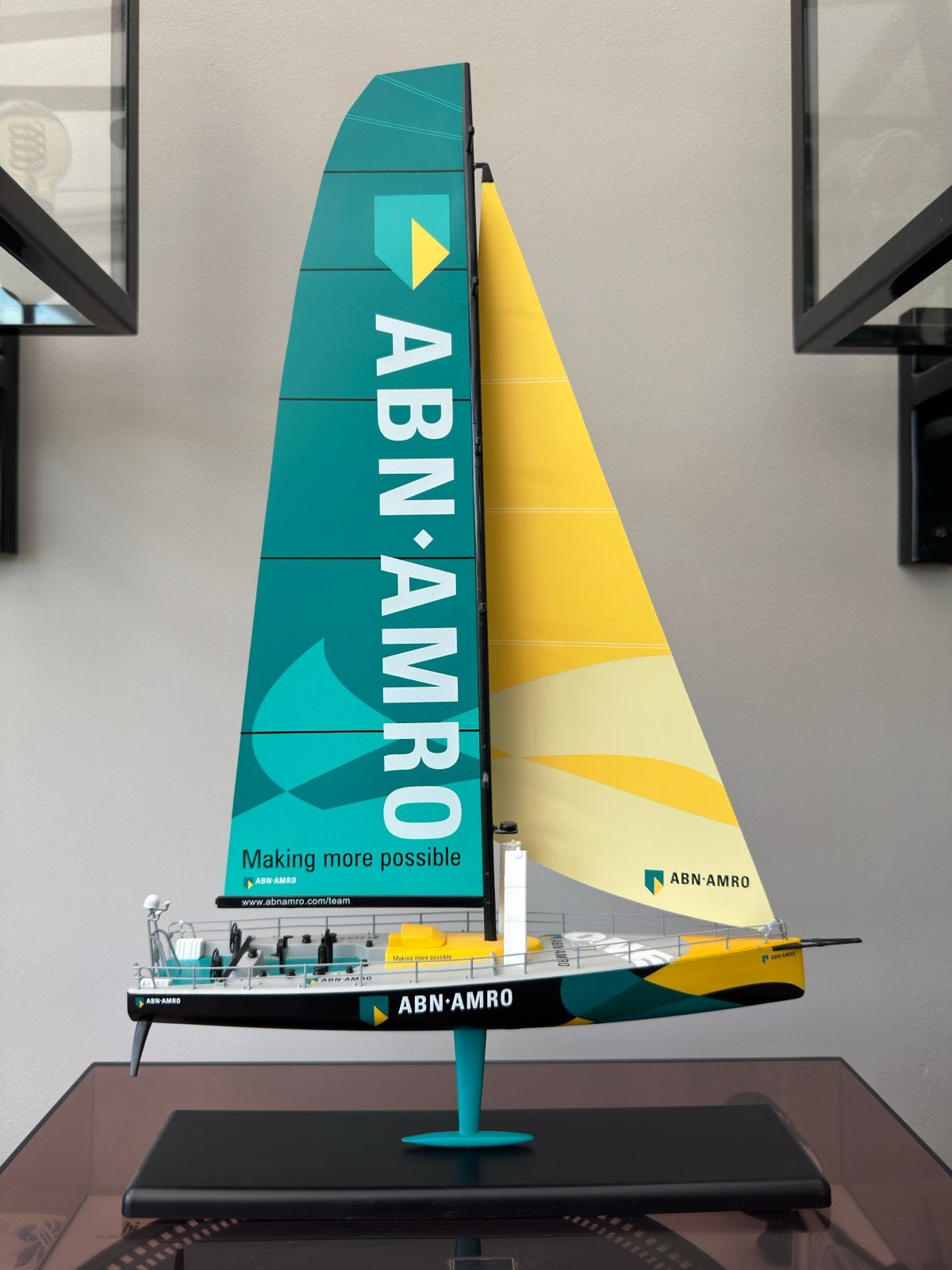 ABN AMRO Volvo Ocean Race 2005-2006 model zeilboot, Hobby en Vrije tijd, Modelbouw | Boten en Schepen, Ophalen, Zo goed als nieuw
