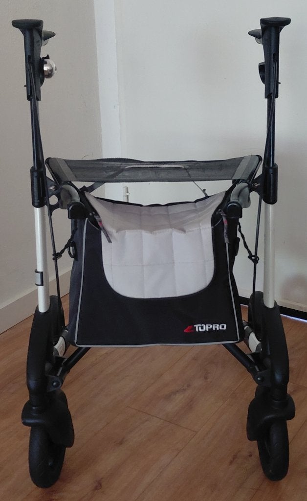Rollator Topro Troja 2G M + stevige tas ( 7.9 kg ) z.g.a.n., Ophalen of Verzenden, Lichtgewicht, Zo goed als nieuw