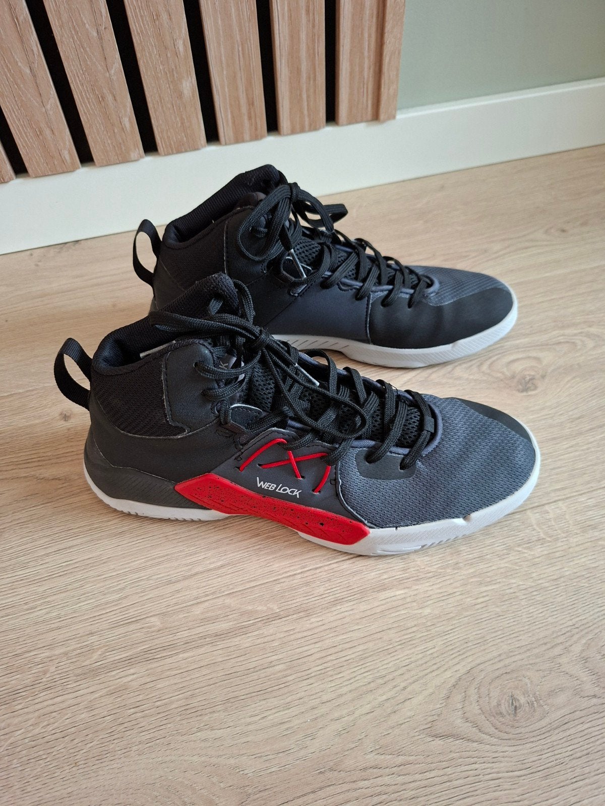 Basketbal schoenen Tarmak maat 42, Sport en Fitness, Ophalen of Verzenden, Gebruikt, Schoenen