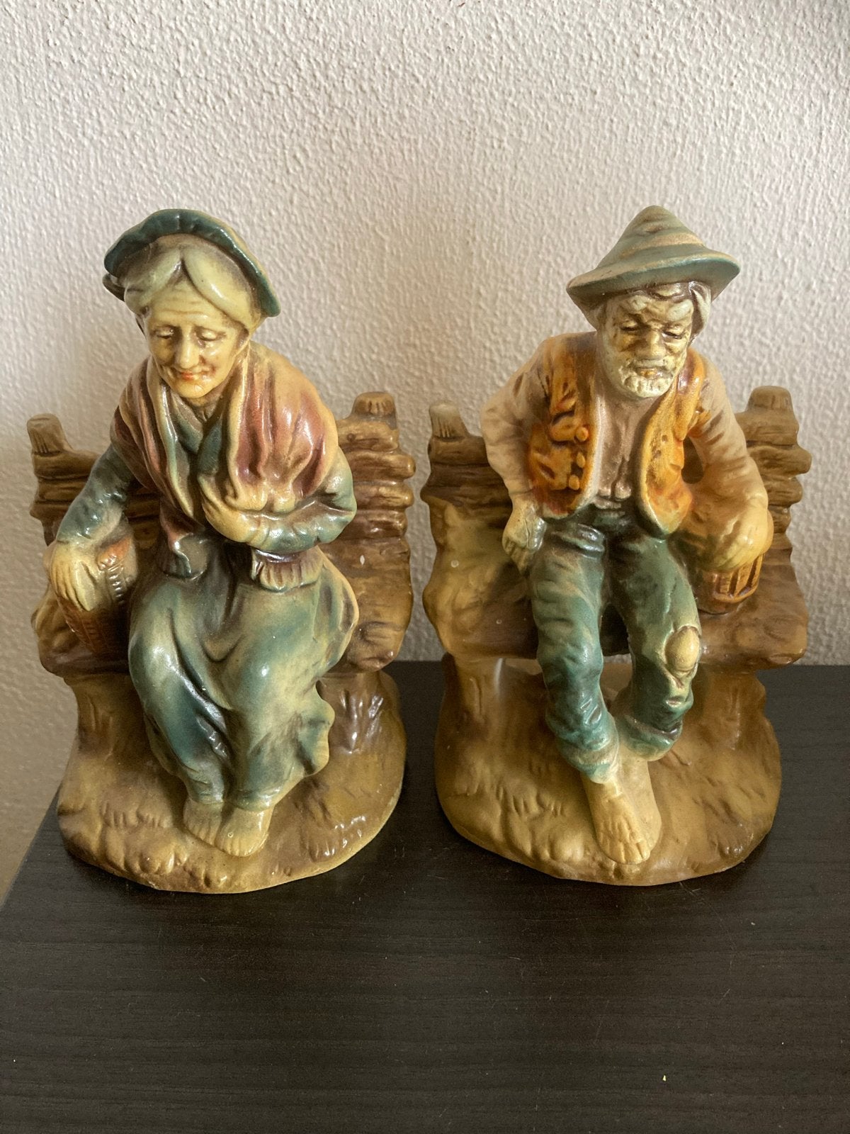 Capodimonte Bisquitporselein Koppel Ouderen op Bankje, Ophalen of Verzenden