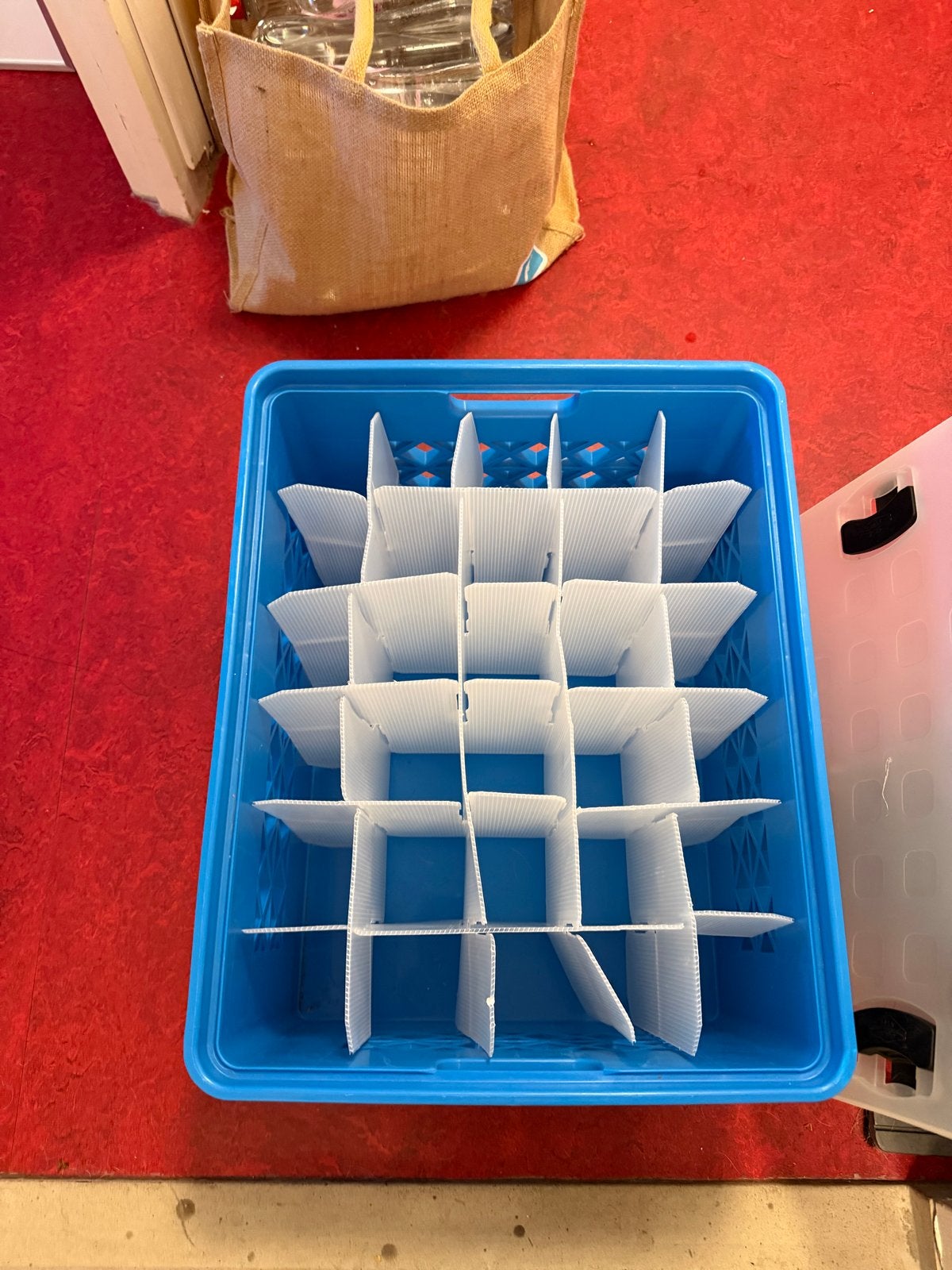 Sunware Glassware Box met vakverdeling en deksel, Ophalen, Gebruikt, Blauw, Kunststof