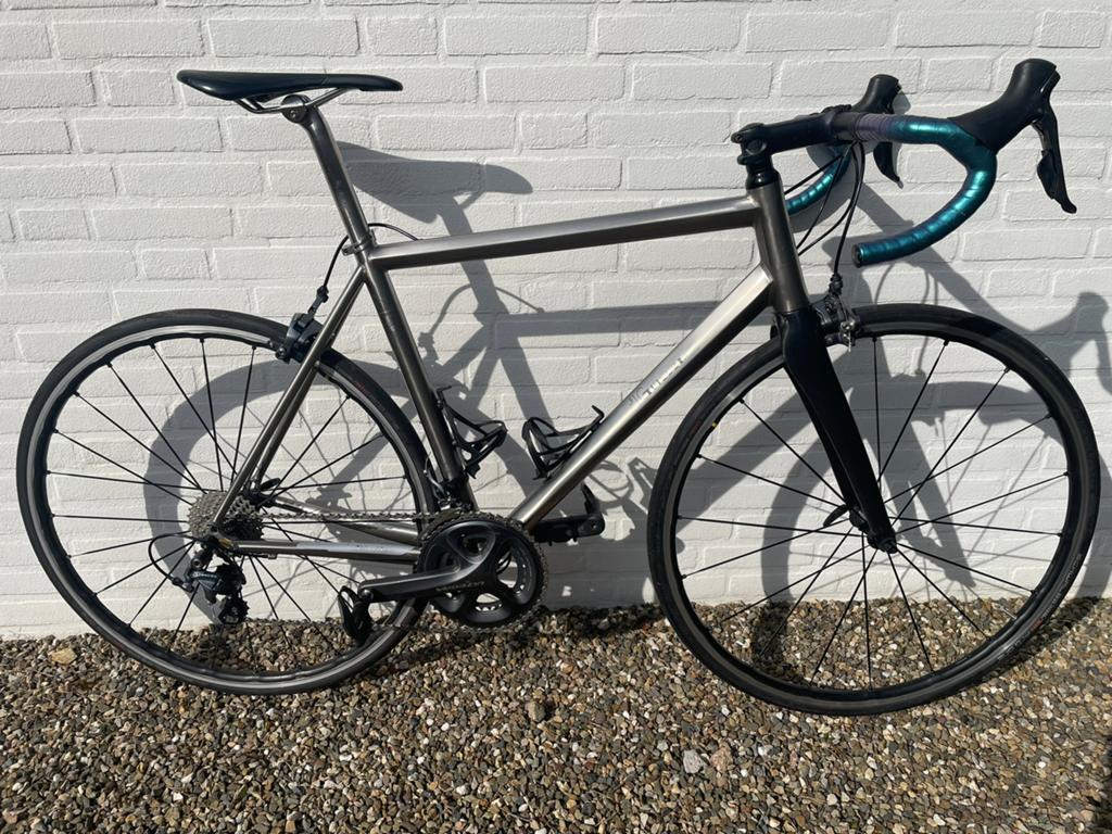 Prachtige J.Guillem Formentor titanium racefiets, maat 56, Fietsen en Brommers, 28 inch, Zo goed als nieuw, Meer dan 20 versnellingen