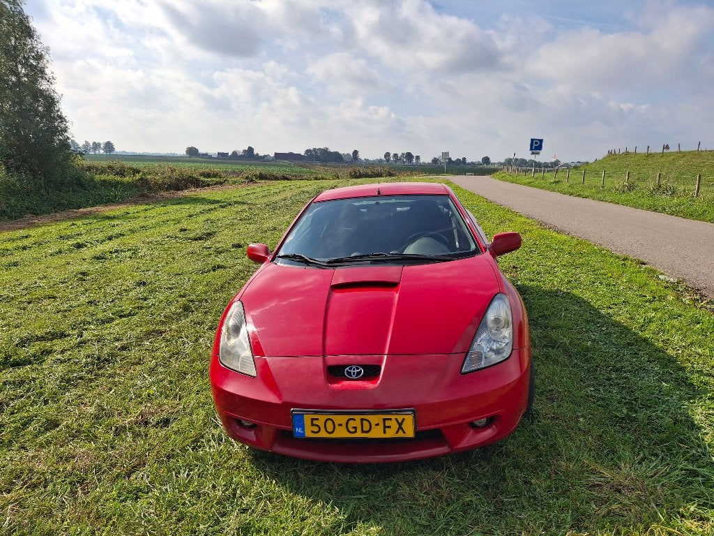 Toyota Celica 1.8 16V Vvti 2000 Rood, Auto's, 4 stoelen, 49 €/maand, Origineel Nederlands, Handgeschakeld