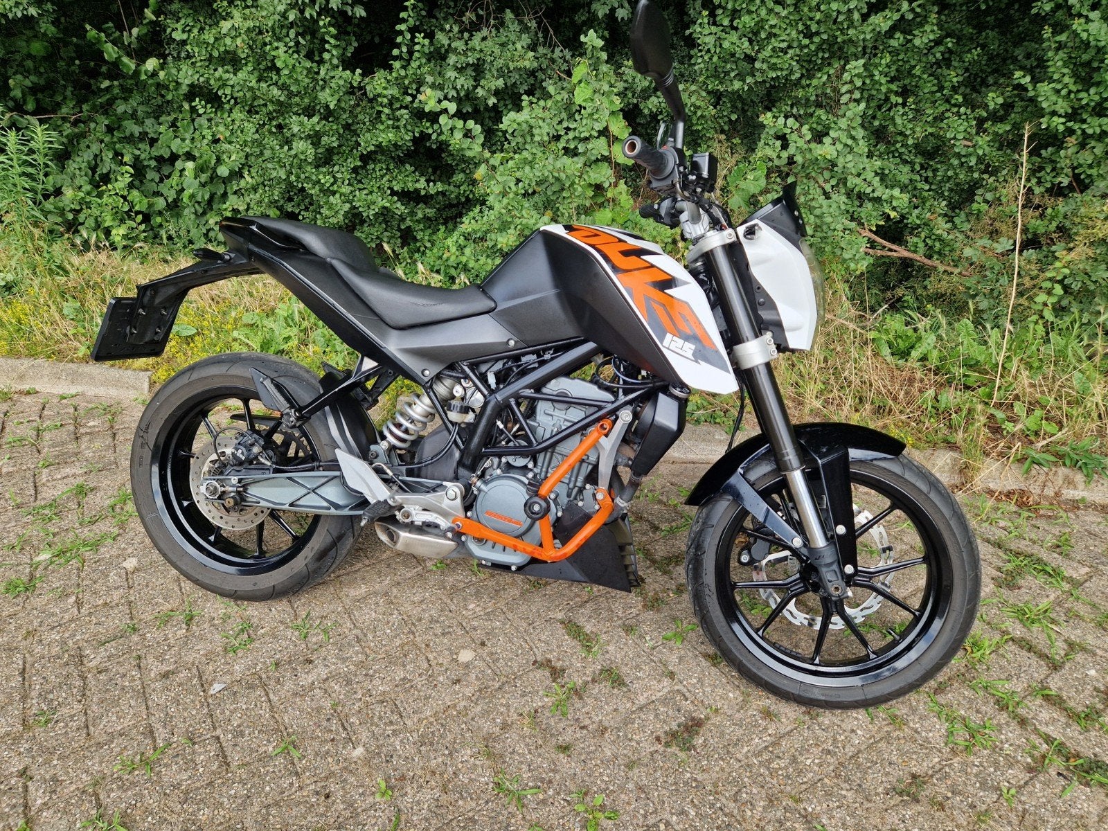 Ktm duke 125 A1 11kw, Motoren, Motoren | KTM, Particulier, Naked bike, 11 kW of minder, 1 cilinder, Minimaal motorrijbewijs A1