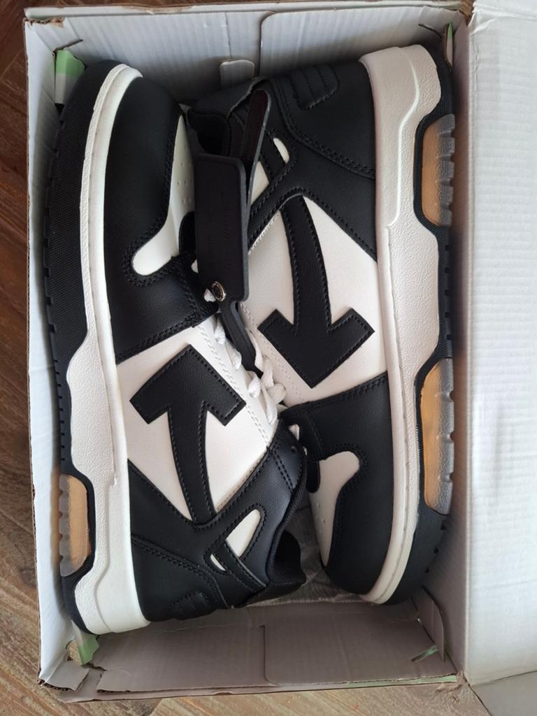 Nieuwe zwart-witte Off White sneakers maat 44 nieuw!, Kleding | Heren, Schoenen, Zwart, Nieuw, Ophalen of Verzenden, Sneakers of Gympen