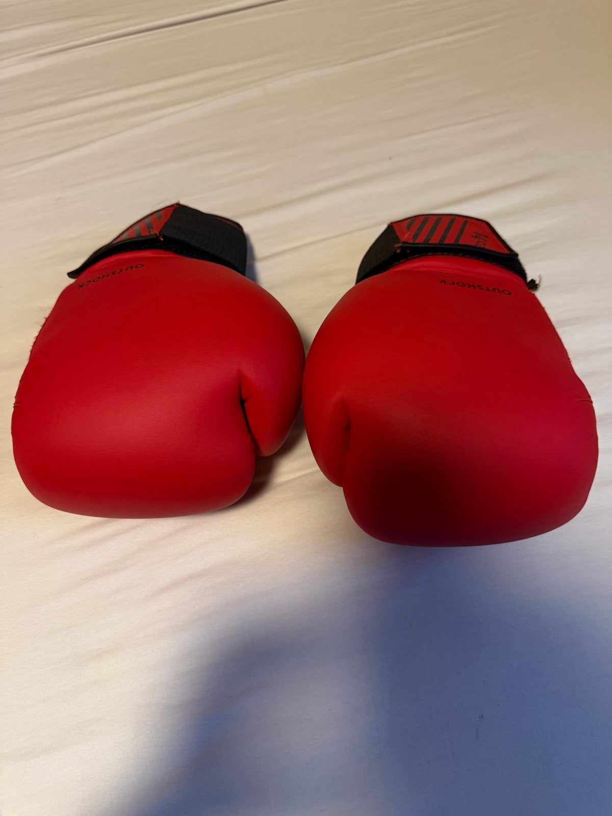 Rode Outshock bokshandschoenen 14 oz, Ophalen of Verzenden, Gebruikt, Bokshandschoenen