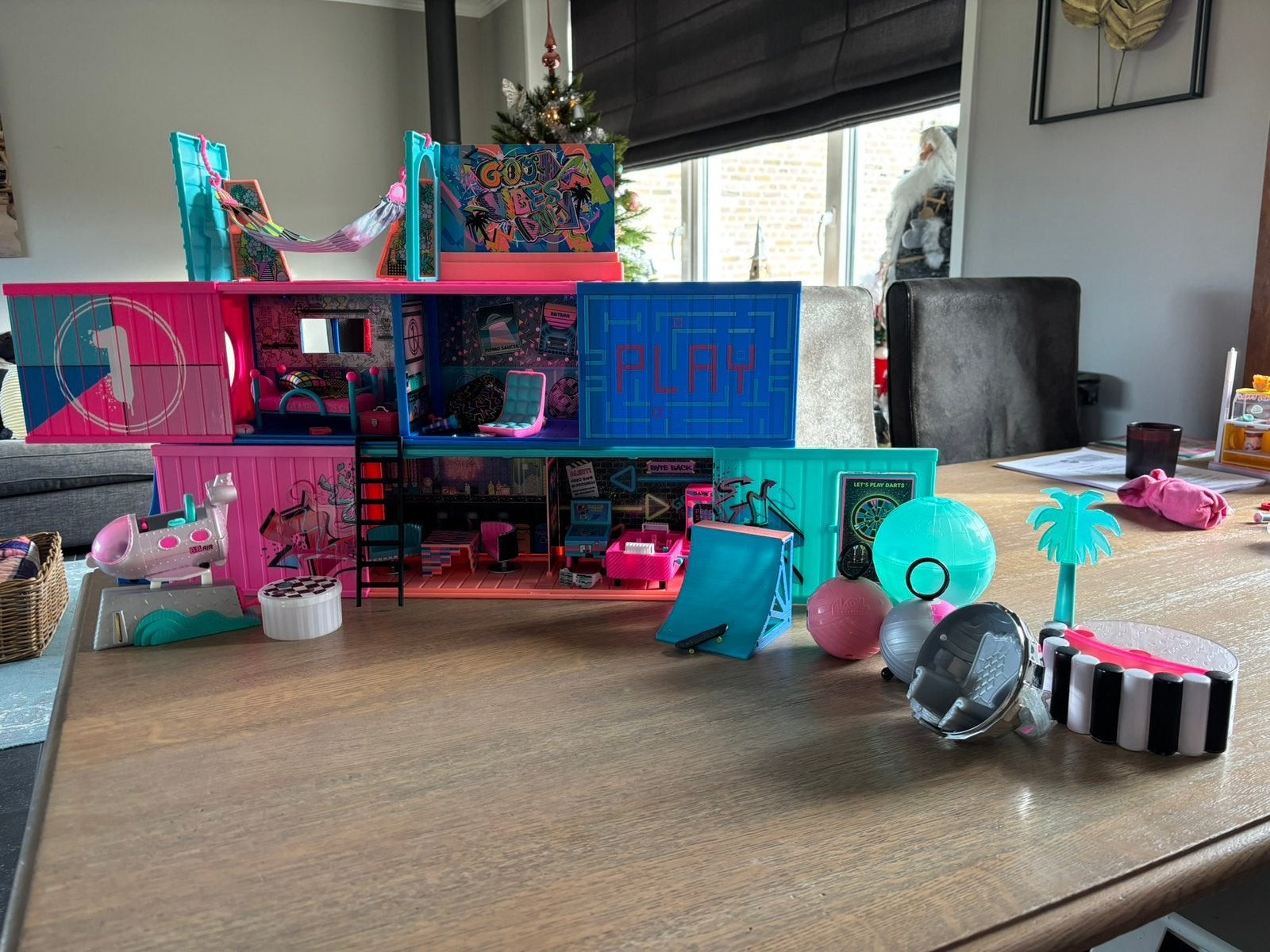 LOL huis en poppetjes in 1 koop, Ophalen of Verzenden, Zo goed als nieuw