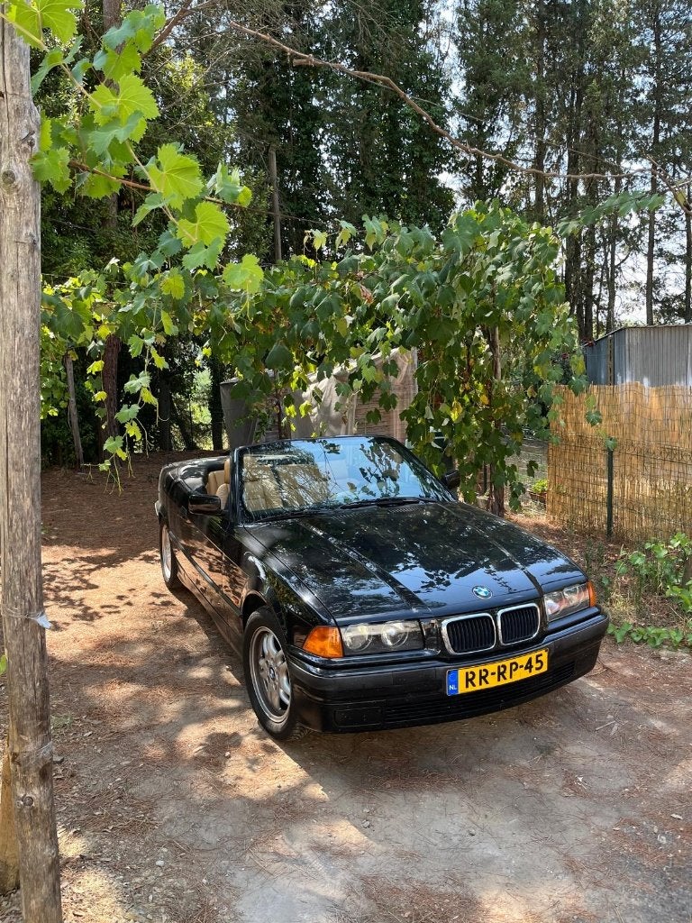 BMW 3-Serie 1.8 I 318 Cabriolet AUT 1997 Zwart, Auto's, Achterwielaandrijving, Beige, 4 cilinders, Cabriolet
