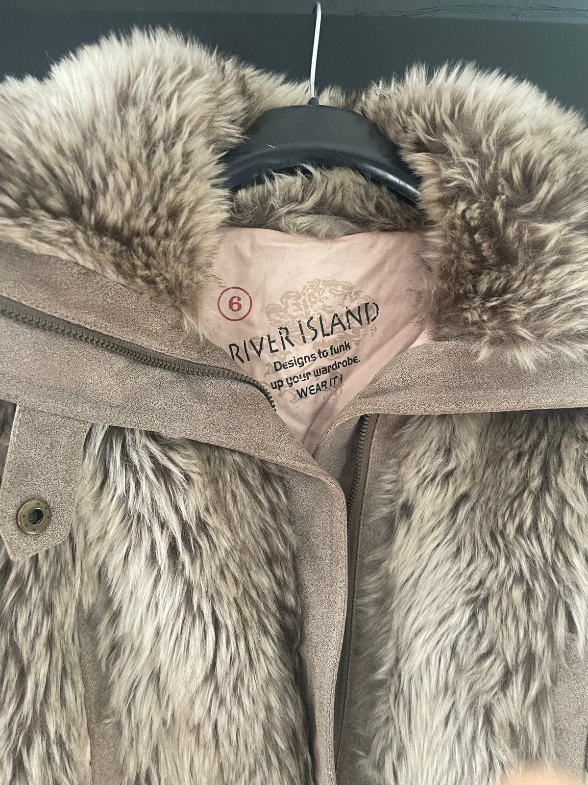 River Island Croptop Jas - Maat UK6/EUR 32/XS, Ophalen of Verzenden, Maat 34 (XS) of kleiner, Beige