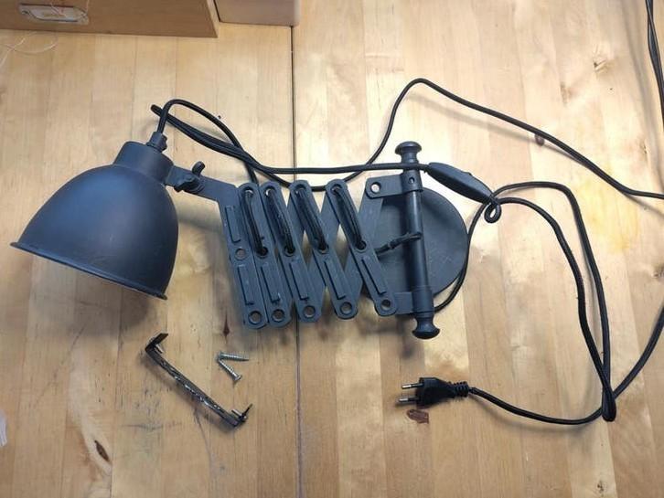 Uitschuifbare wandlamp - Zwart, industrieel design, Ophalen of Verzenden, Gebruikt, Metaal, Industrieel
