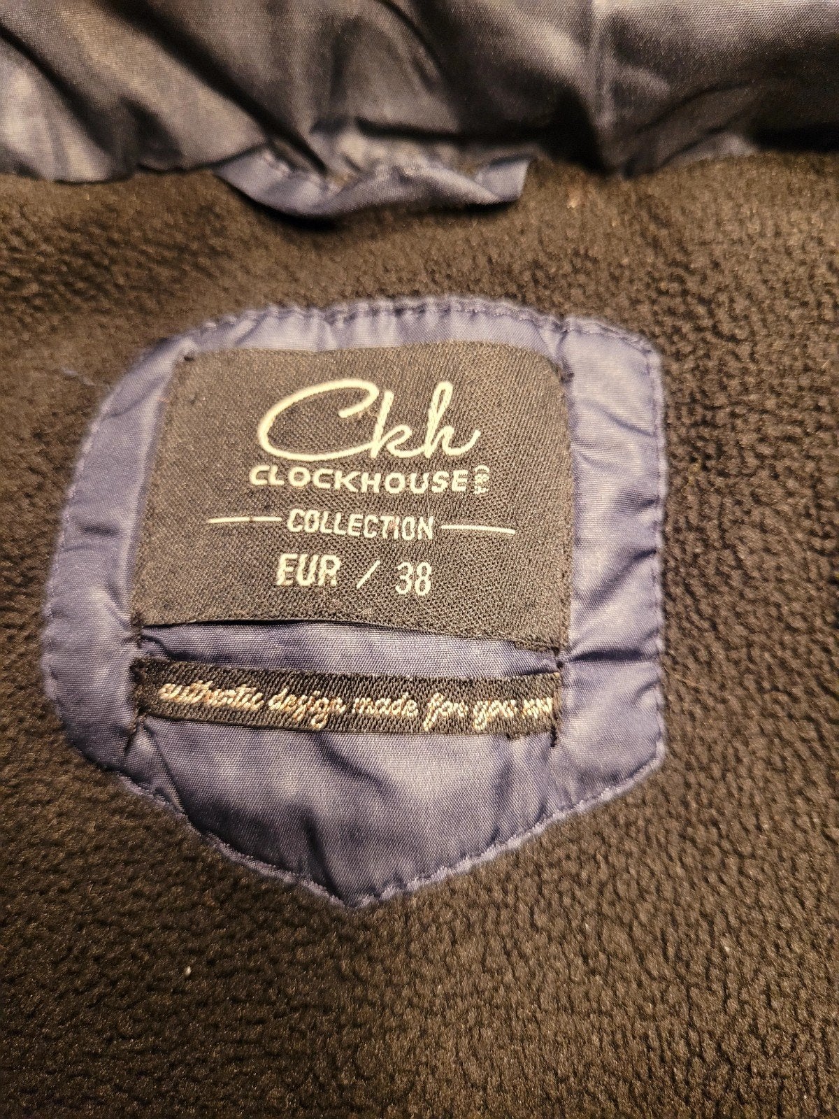Donkerblauwe winterjas met teddy voering en bontkraag, Maat 38/40 (M), Blauw, Ophalen of Verzenden, Zo goed als nieuw