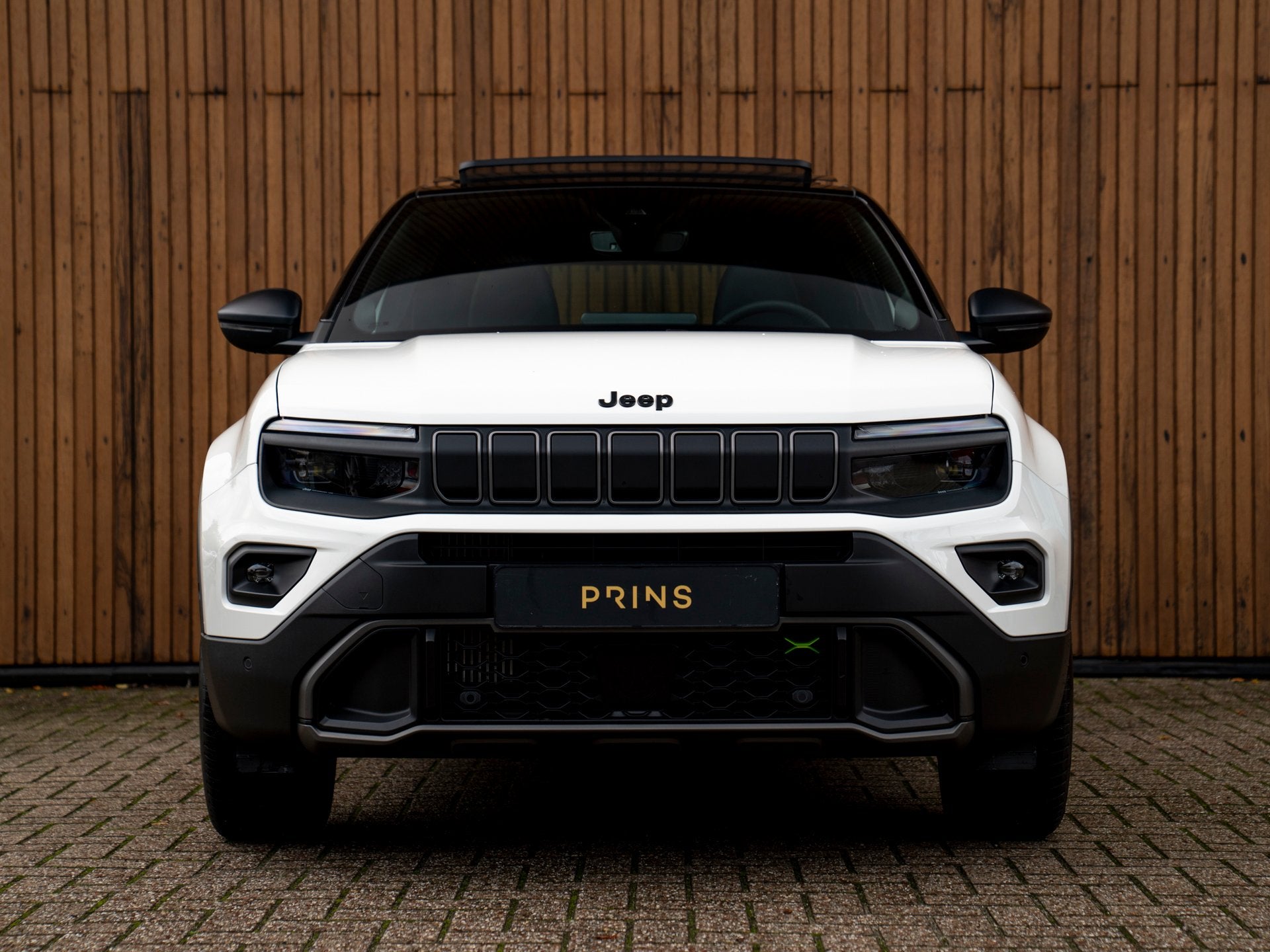 Jeep Avenger 1.2 4xe Upland | Pano-dak | 17 inch (bj 2025), Auto's, Automaat, Dealer onderhouden, Stof, Gebruikt