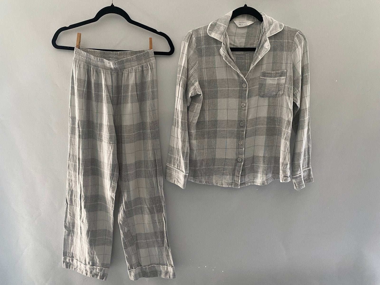 Primark geruite pyjamaset grijs/wit maat XS (EU 34), Ophalen of Verzenden, Zo goed als nieuw, Maat 34 (XS) of kleiner