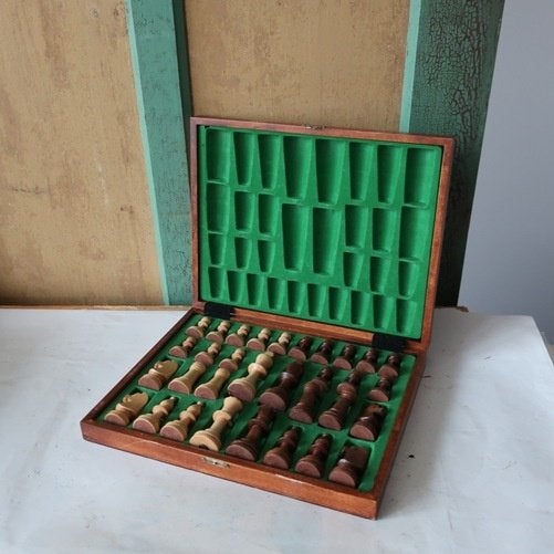 Schaakstukken schaakset hout in kist origineel, Ophalen of Verzenden, Gebruikt