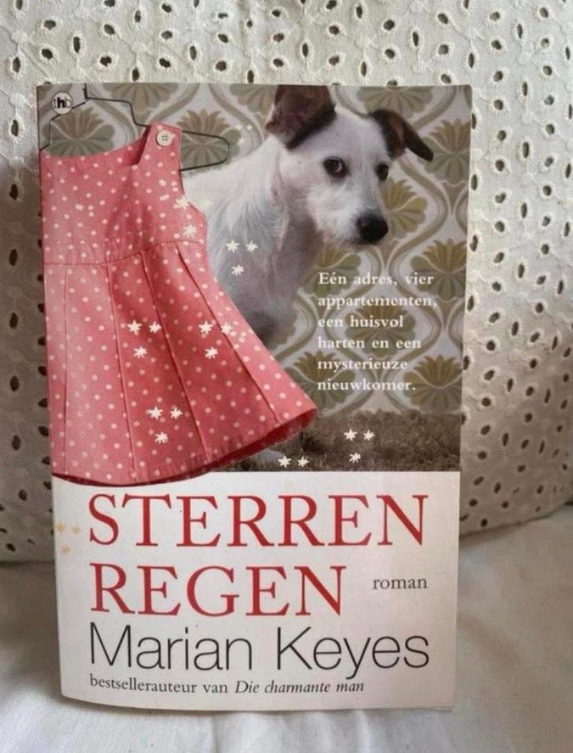 Sterren regen - Marian Keyes, Ophalen of Verzenden, Zo goed als nieuw