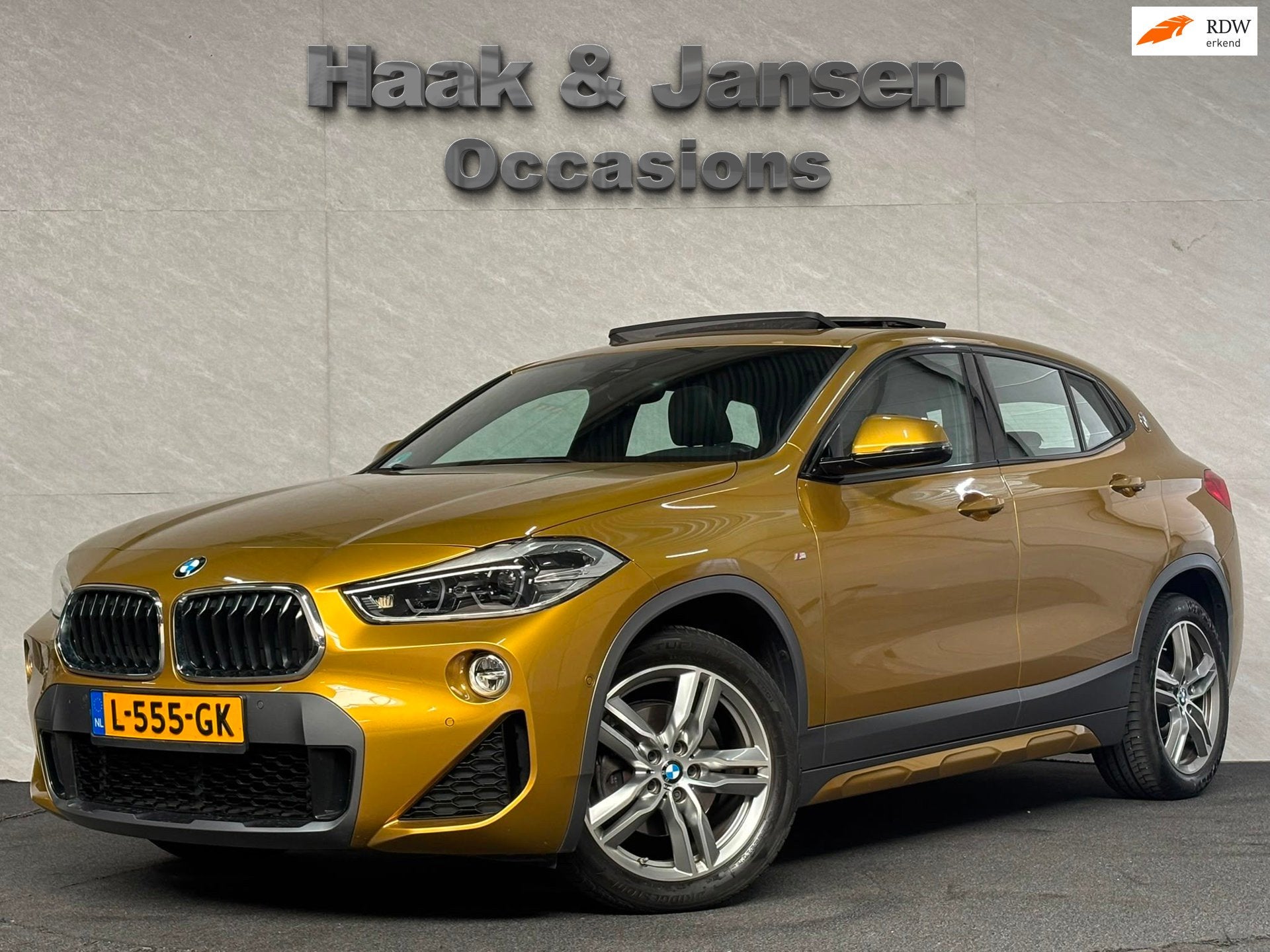 BMW X2 SDrive18i - H&K - Pano - Stoelverwarming - Cruise, Auto's, BMW, Gebruikt, Euro 6, 3 cilinders, 1390 kg