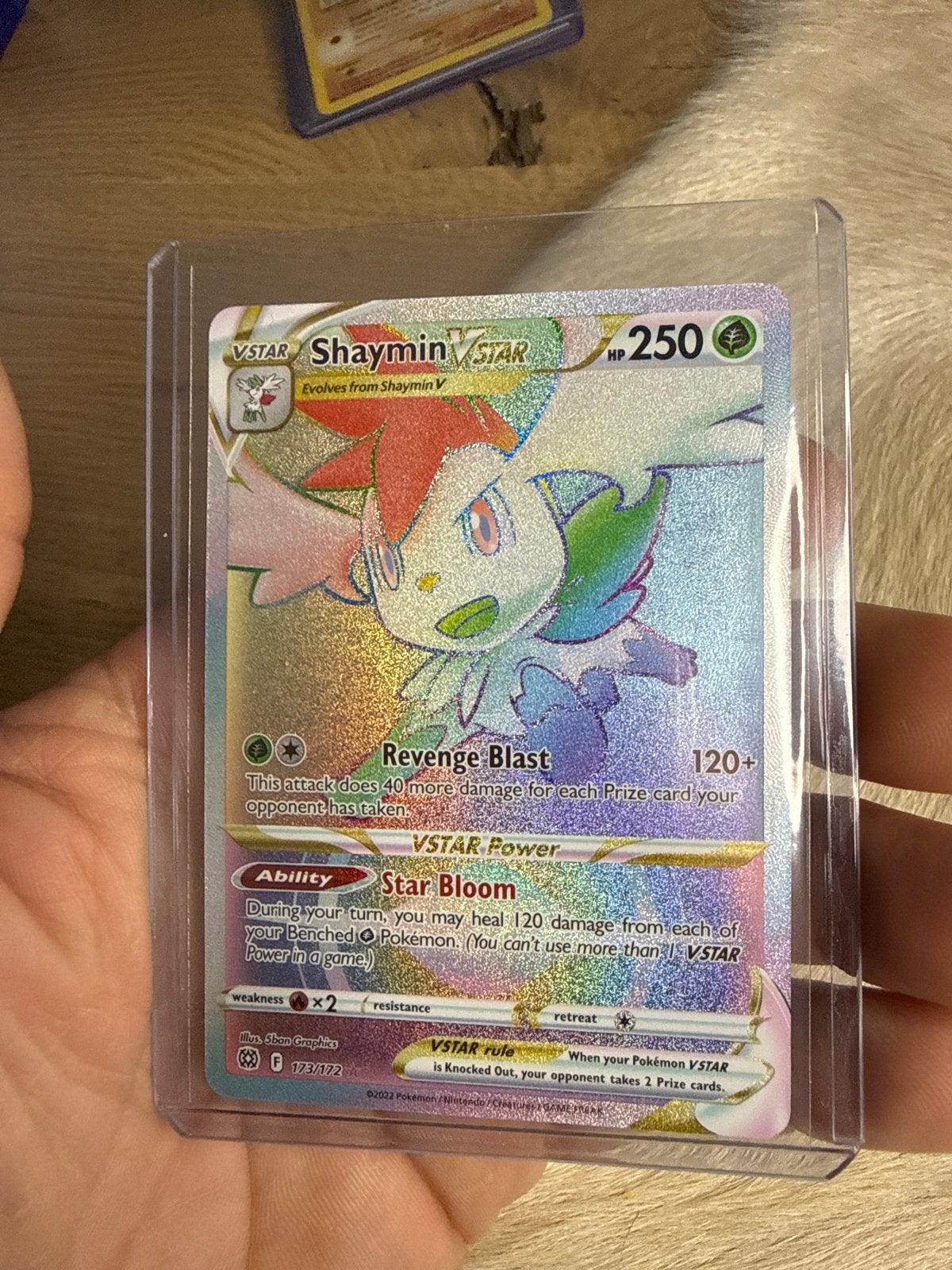 Shaymin VSTAR Rainbow 173/172 uit Brilliant Stars, Hobby en Vrije tijd, Ophalen of Verzenden, Zo goed als nieuw
