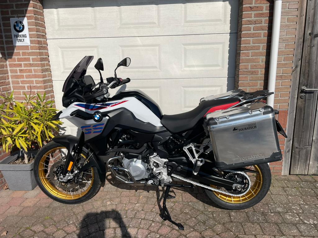 BMW F850GS in de mooie kleur Rally zeer mooi, Motoren, Am Juliusturm, 2 cilinders, Occasion, Motorrijbewijs A