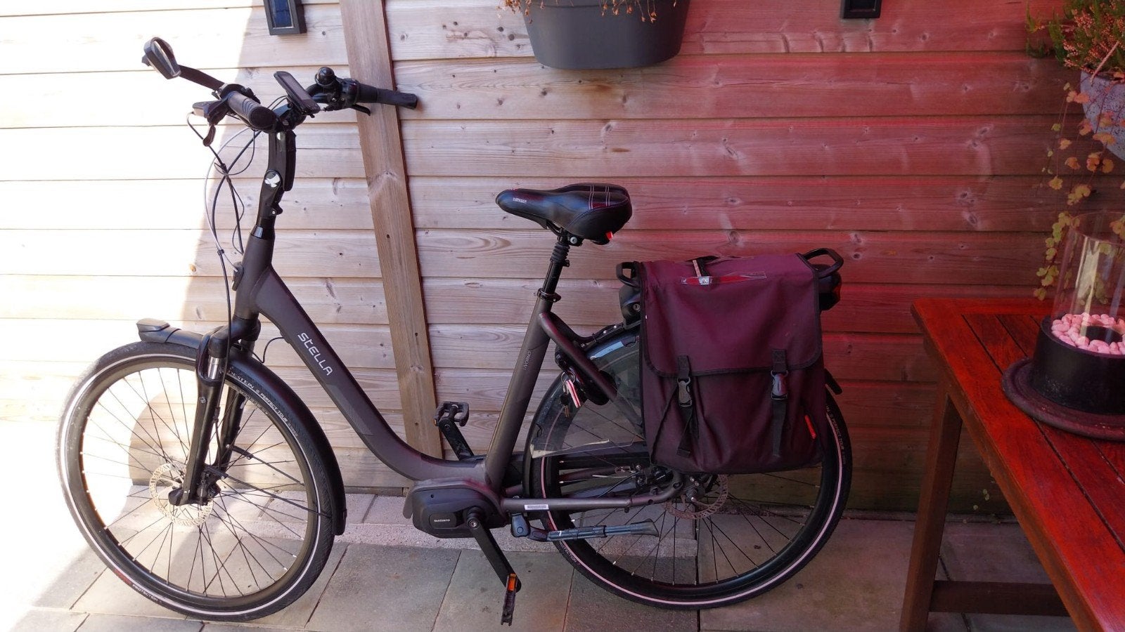 Te koop Stella E-Bike, Zo goed als nieuw, 51 tot 55 cm, 50 km per accu of meer, Ophalen