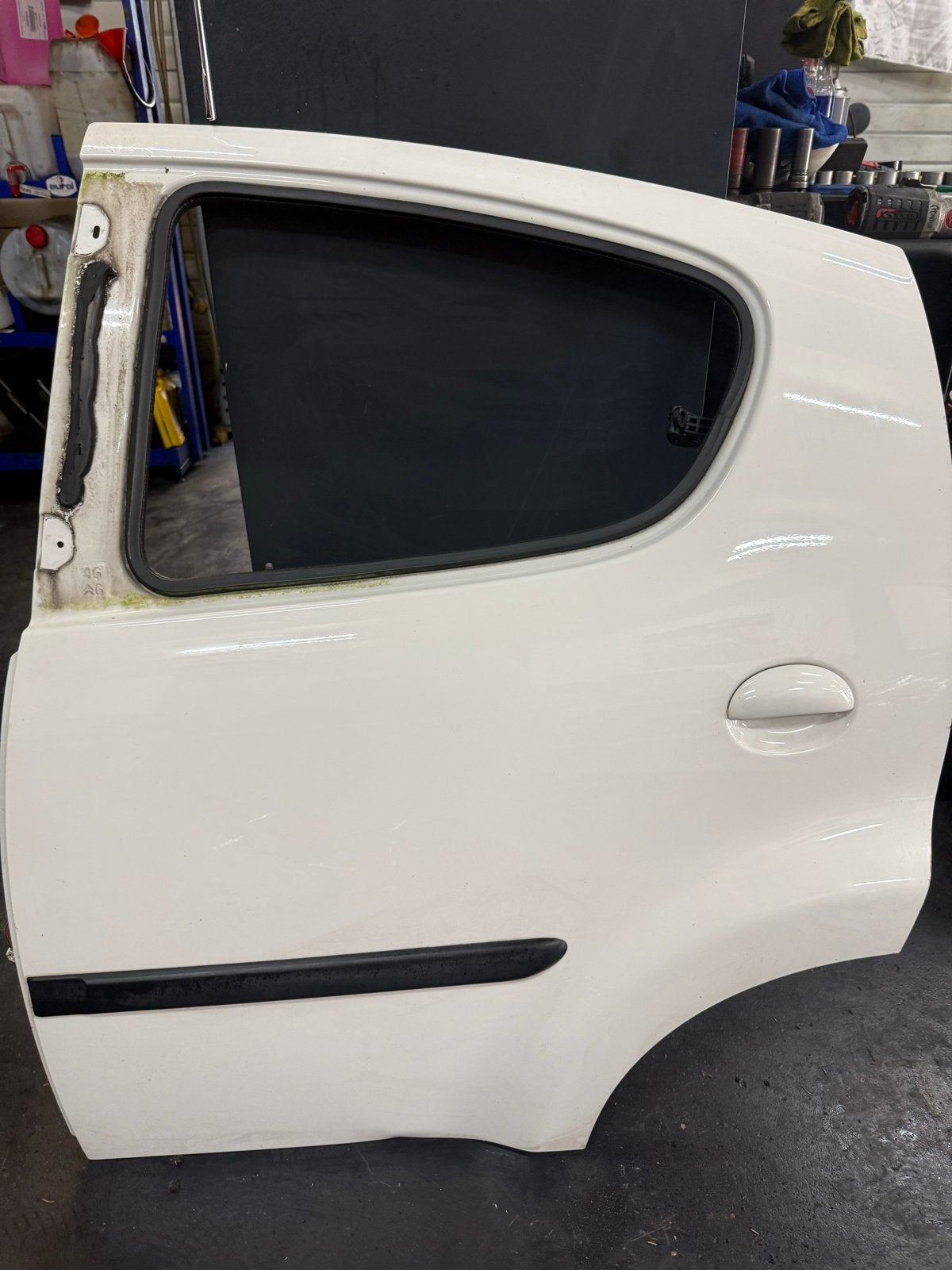 Deur 107/C1 wit, links achter, Auto-onderdelen, Ophalen, Gebruikt, Rechts, Deur