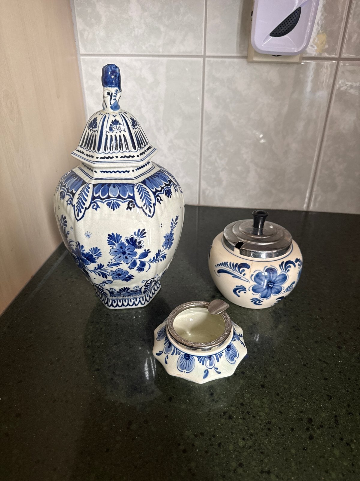 Delfts Blauw Set: Grote Vaas, Suikerpot en Asbakje, Ophalen of Verzenden