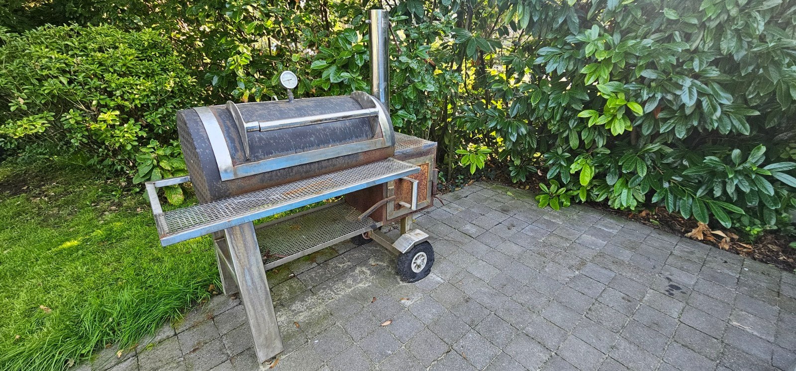 Robuuste BBQ Smoker met thermometer, Ophalen, Gebruikt, Onbekend