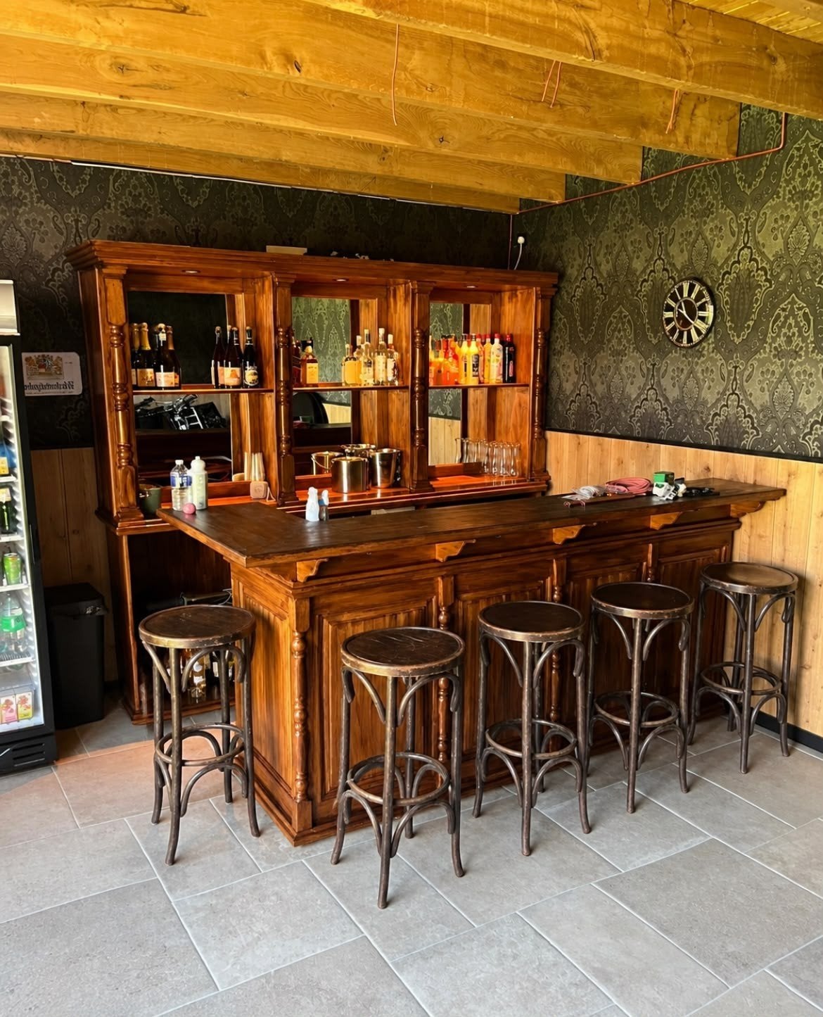 Prachtige houten bar inclusief achterkast met spiegels, Ophalen