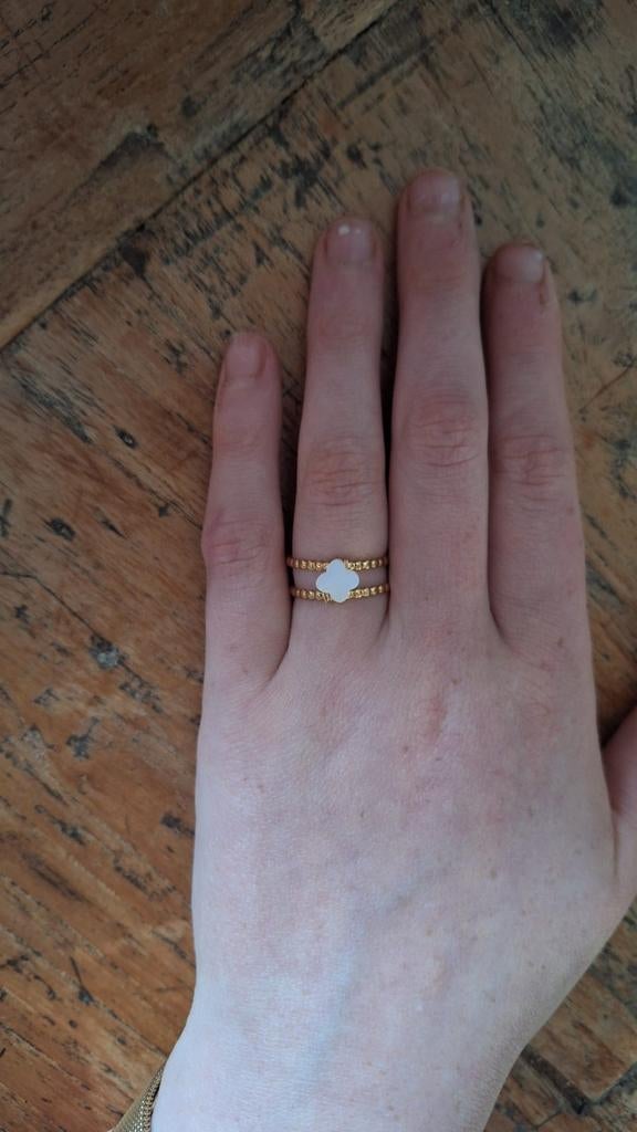 Leuke ring met een klavertje vier, Ophalen of Verzenden, Nieuw, Goud, Dame