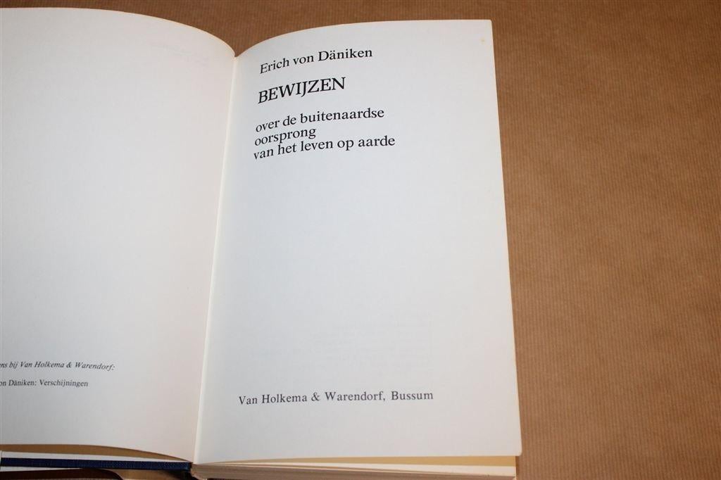 Bewijzen — Buitenaardse Oorsprong Leven Von Däniken 1978, Ophalen of Verzenden, Gelezen, Overige onderwerpen, Achtergrond en Informatie
