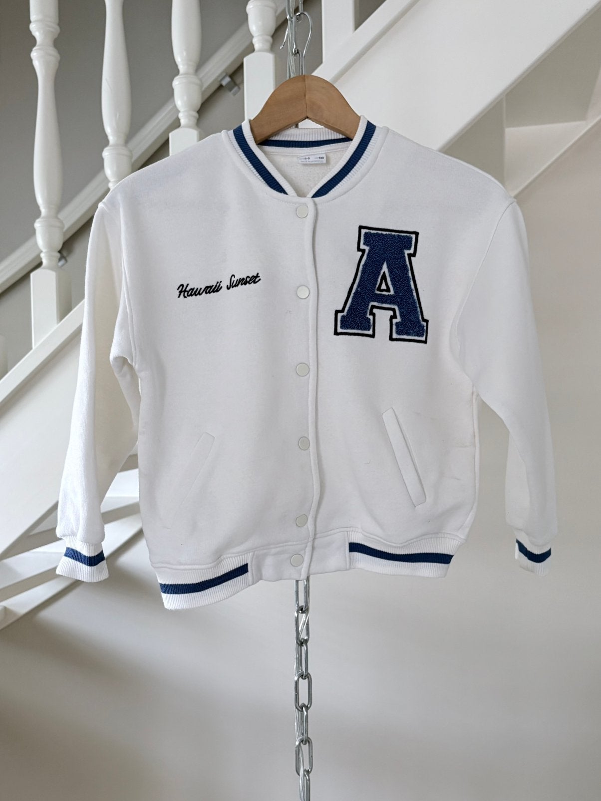 Jasje basketbal stijl Zara wit blauw letter A maat 130 (128), Ophalen of Verzenden, Zo goed als nieuw, Meisje, Jas