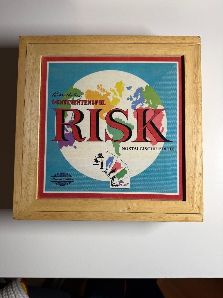 Risk nostalgische editie, Drie of vier spelers, Ophalen of Verzenden, Zo goed als nieuw, Hasbro