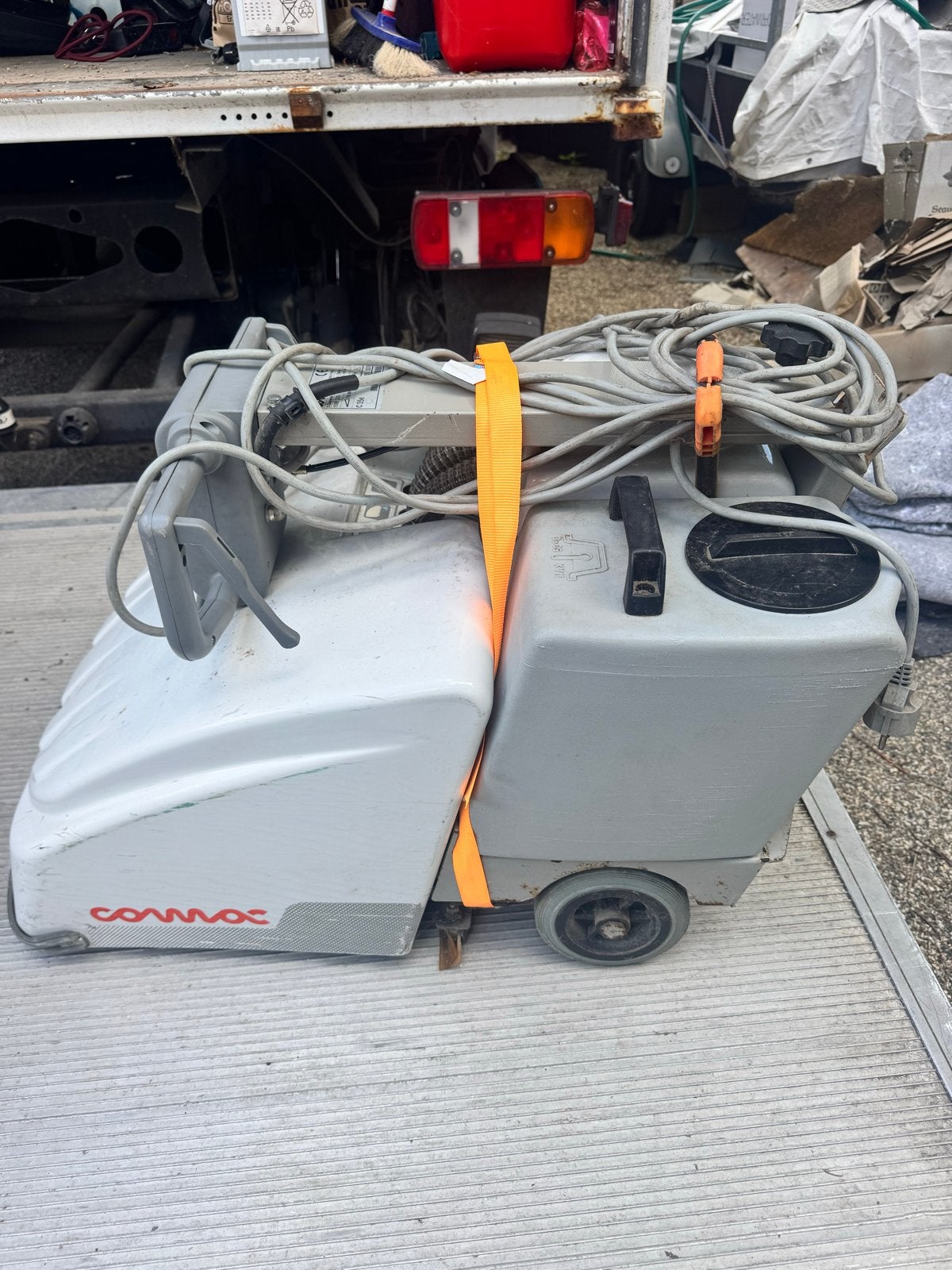 Comac C 35e Schrob-/Zuigmachine - 1998, 50kg, Ophalen, Gebruikt, Schrobmachine