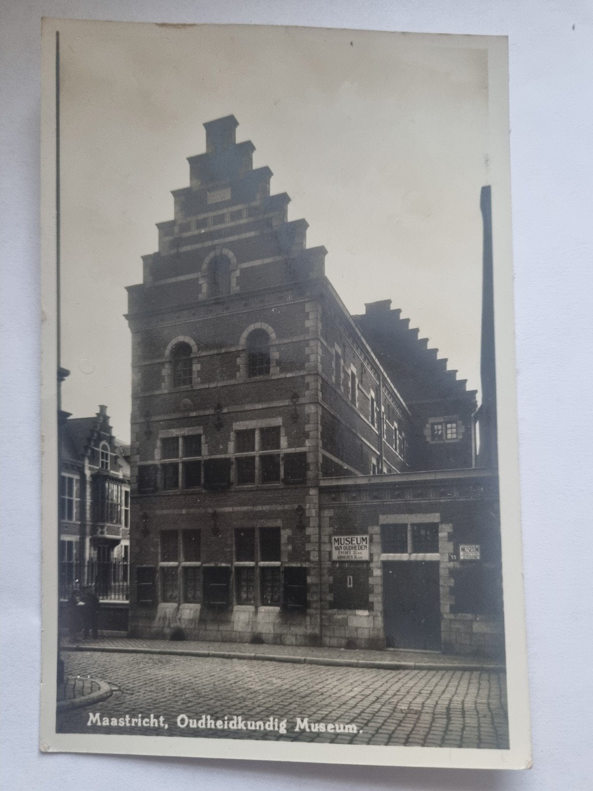 Maastricht -Oudheidkundig Museum  (Glanzend), Ophalen of Verzenden, Limburg