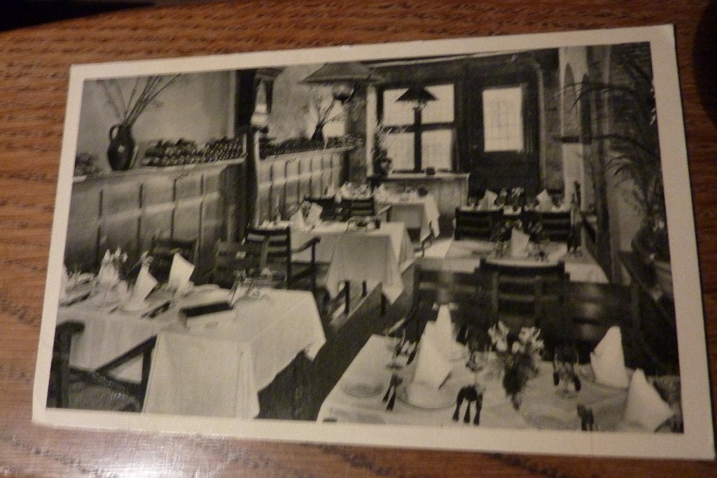NIJMEGEN d' Oude Laeckenhal 1543 sinds 15e Eeuw Bierkelder, Verzamelen, Ophalen, 1920 tot 1940, Ongelopen, Gelderland