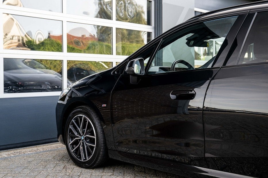 BMW 2 Serie 220i Active Tourer M Sport | Panorama | Trekhaak, Gebruikt, 156 pk, Zwart, Leder