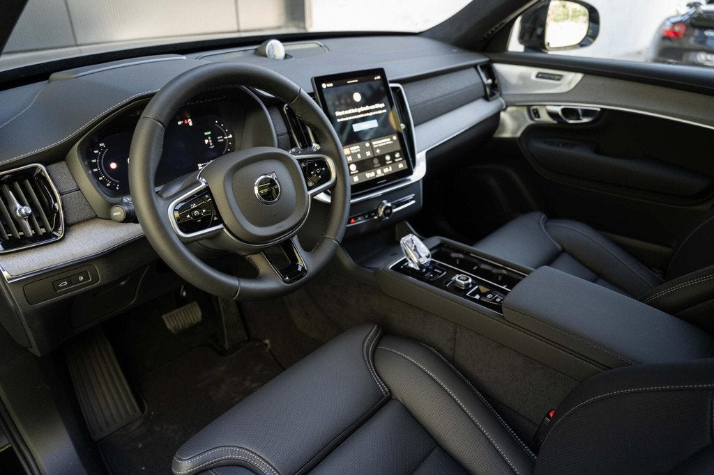 Volvo XC90 2.0 T8 Ultra Dark Luchtvering B&W HUD Pano 22'', Gebruikt, Zwart, 4 cilinders, 1969 cc