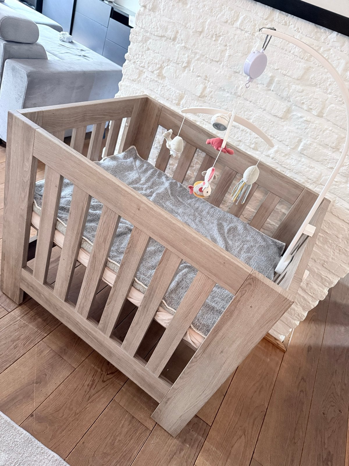 Houten ledikantje inclusief matrasje, Kinderen en Baby's, Babywiegjes en Ledikanten, Ophalen of Verzenden, Zo goed als nieuw, Ledikant