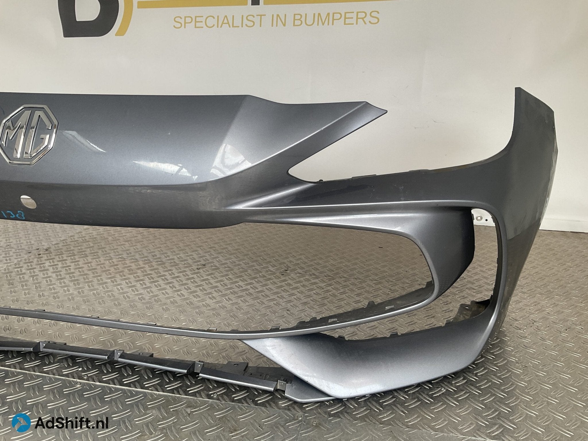 Bumper MG MG3 III 2024- P11222231 Voorbumper M6-15138z, Bumper
