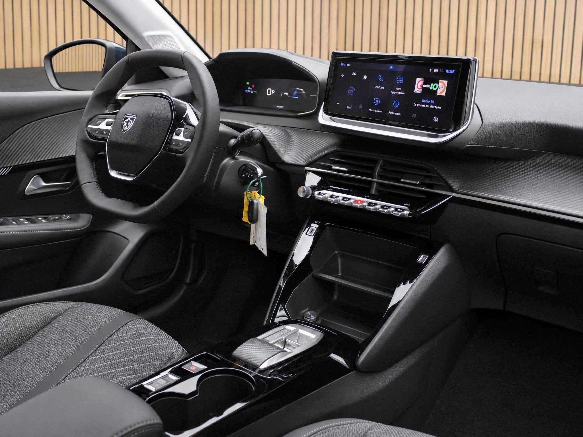 Peugeot 208 1.2 Hybrid 110 e-DCS6 Allure VOORRAAD KORTING, 12 maanden, 1195 kg, Euro 6, 1199 cc