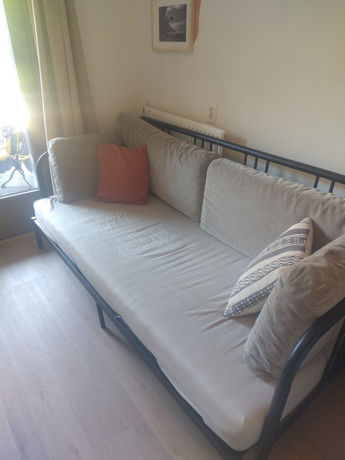 IKEA Fyresdal bedbank, zwart, 80x200 cm, Huis en Inrichting, Slaapkamer | Bedden, Ophalen, Eenpersoons, Zwart, Zo goed als nieuw