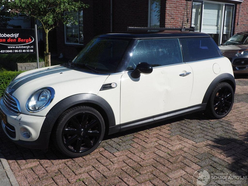 MINI Mini 1.6 Cooper 10 Years II (bj 2011), Auto diversen, Schadeauto's, Petuelring 130 ,80809, München, Deutschland, Handgeschakeld