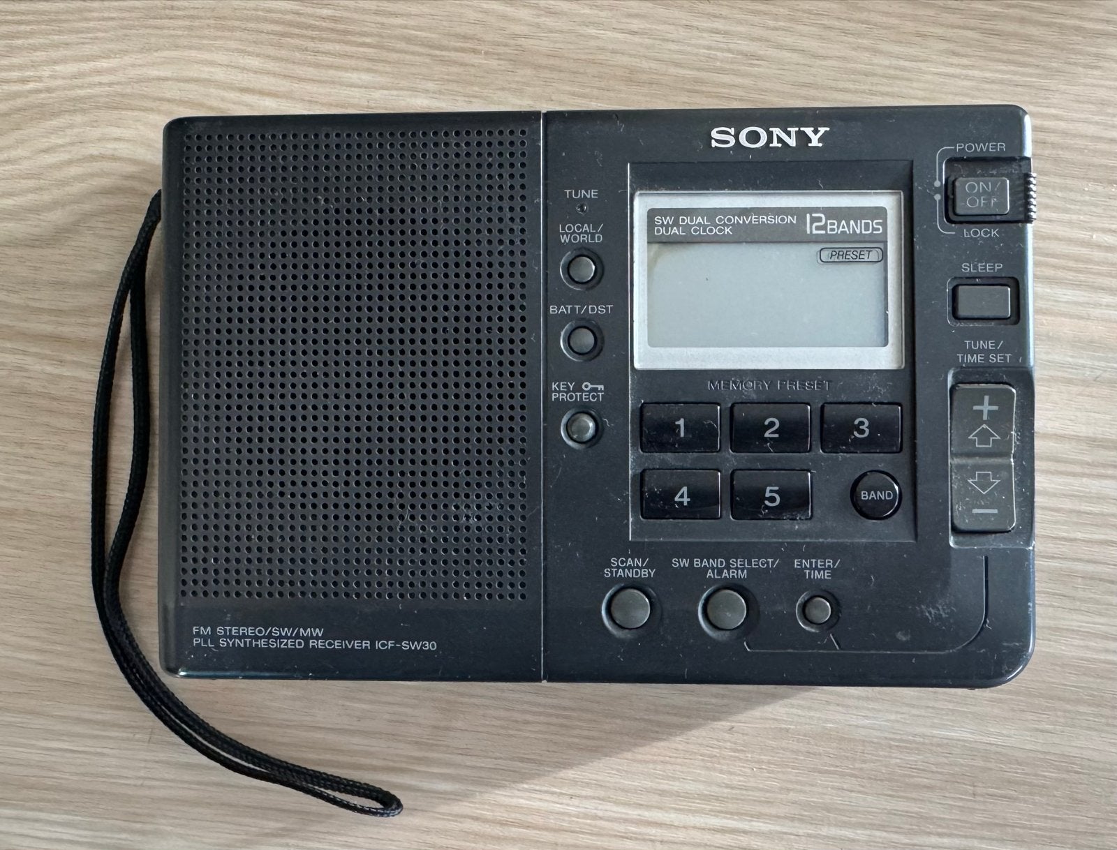 Sony ICF-SW30 PLL Synthesized Wereldontvanger, Ophalen of Verzenden, Gebruikt, Wereldontvanger