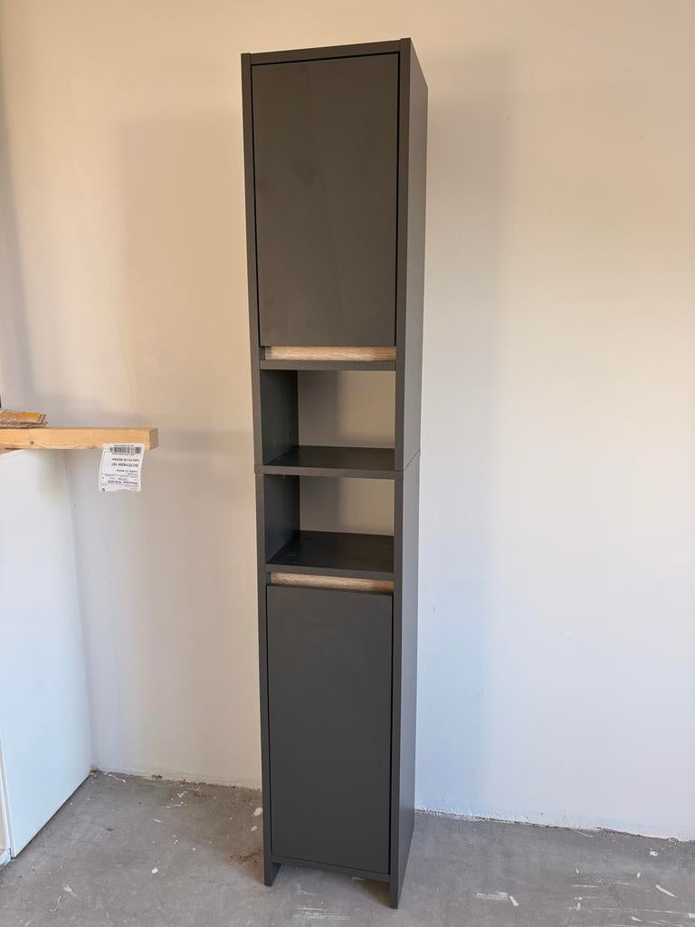 Hoge smalle kast / badkamerkast, Ophalen, Zo goed als nieuw